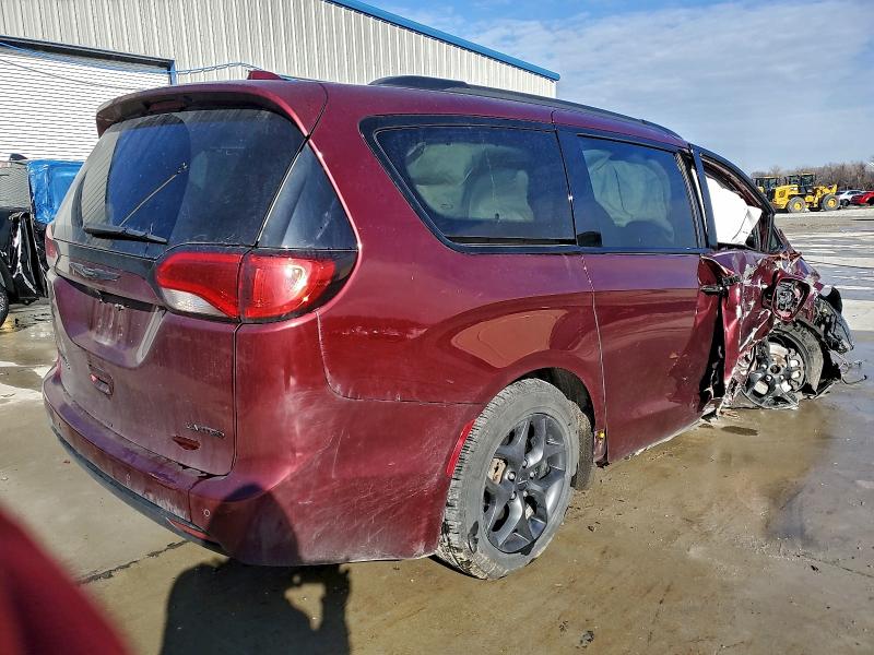 Фото 3 - CHRYSLER PACIFICA