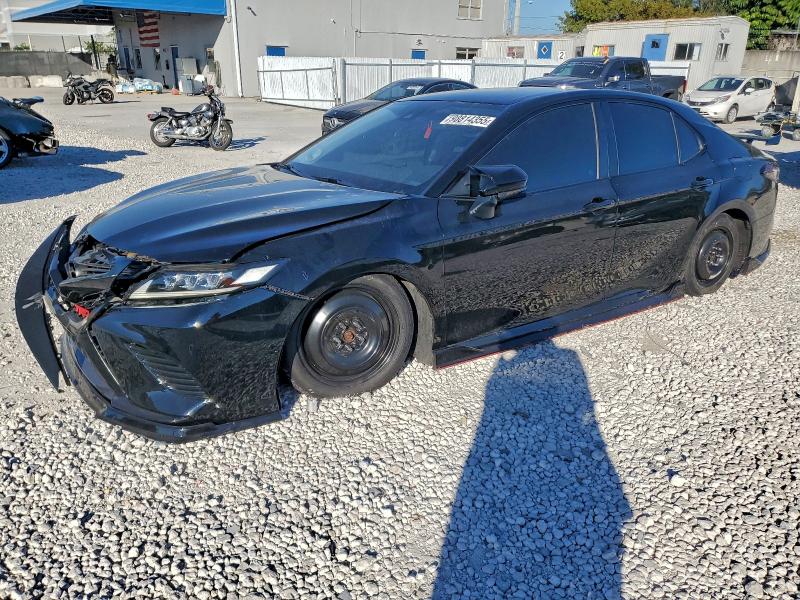 Фото 1 - TOYOTA CAMRY