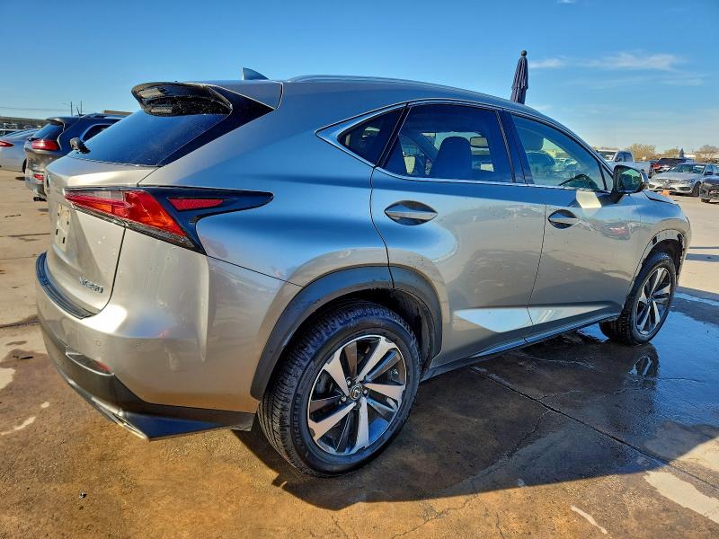 Фото 3 - LEXUS NX