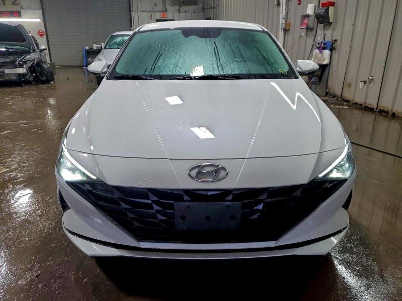 Фото 5 - HYUNDAI ELANTRA