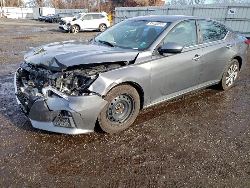 Фото 1 - NISSAN ALTIMA