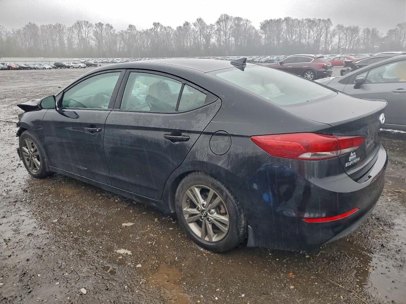 Фото 2 - HYUNDAI ELANTRA