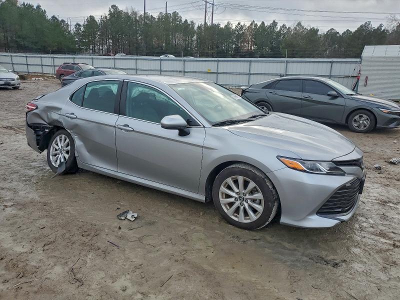 Фото 4 - TOYOTA CAMRY