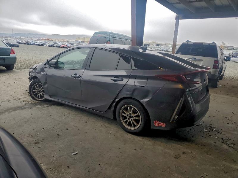 Фото 2 - TOYOTA PRIUS