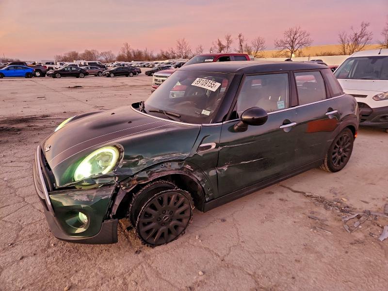 Фото 1 - MINI COOPER