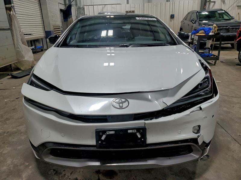 Фото 5 - TOYOTA PRIUS