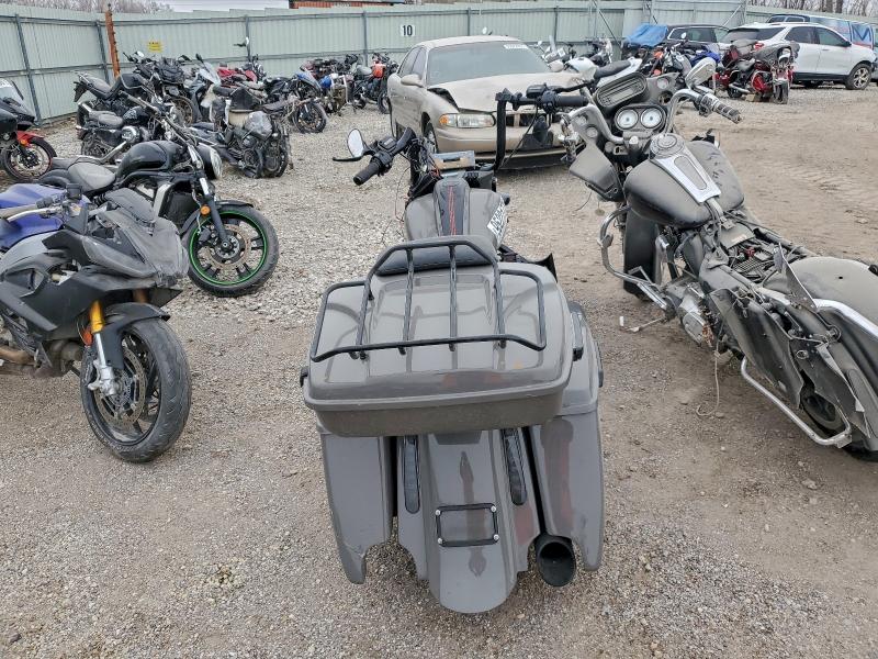 HARLEY-DAVIDSON FL 2020