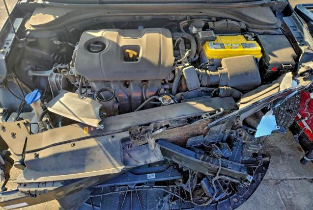 Фото 11 - HYUNDAI ELANTRA