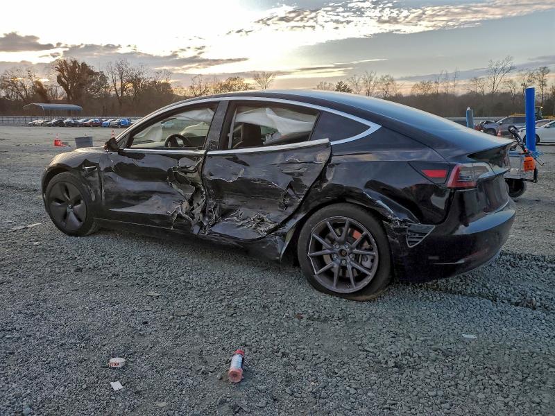 Фото 2 - TESLA MODEL 3