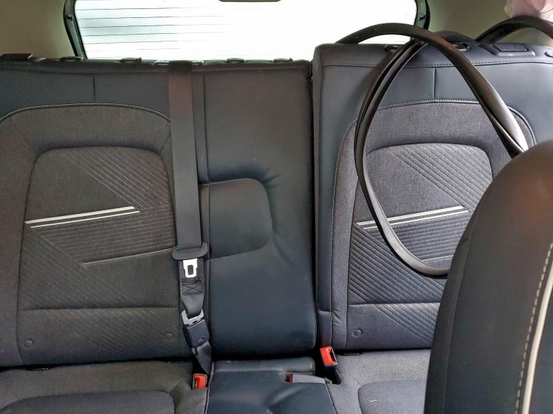 Фото 10 - HYUNDAI VENUE