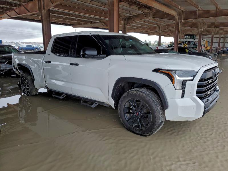 Фото 4 - TOYOTA TUNDRA