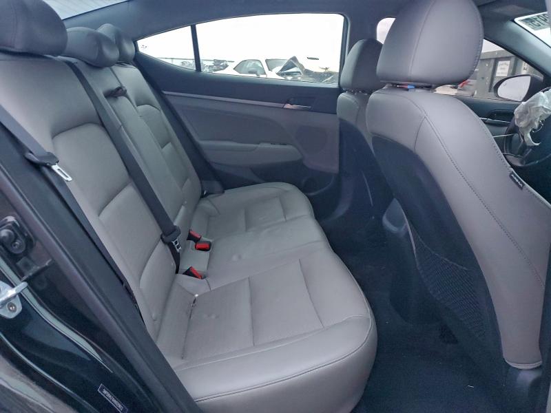 Фото 10 - HYUNDAI ELANTRA