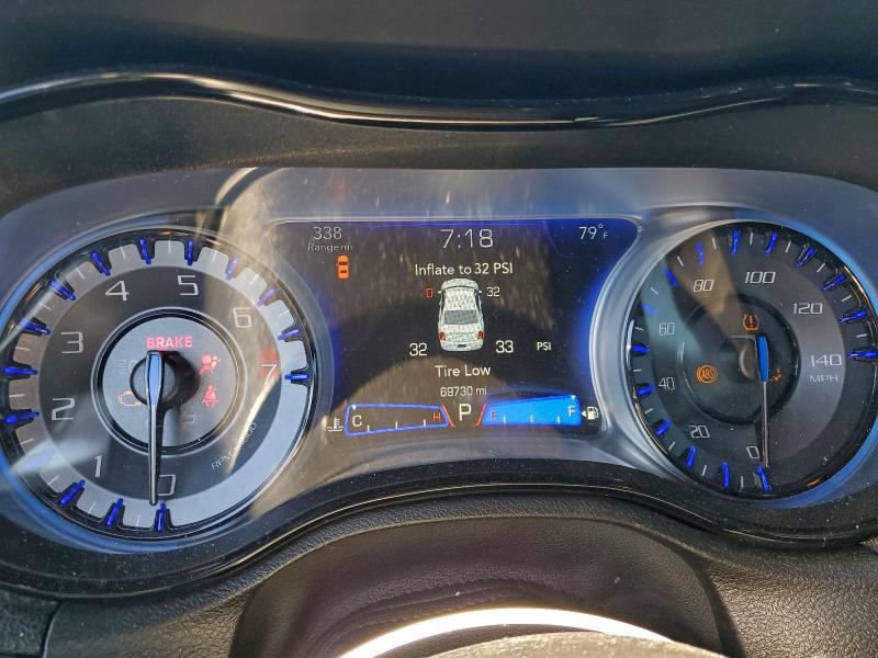 Фото 9 - CHRYSLER 300