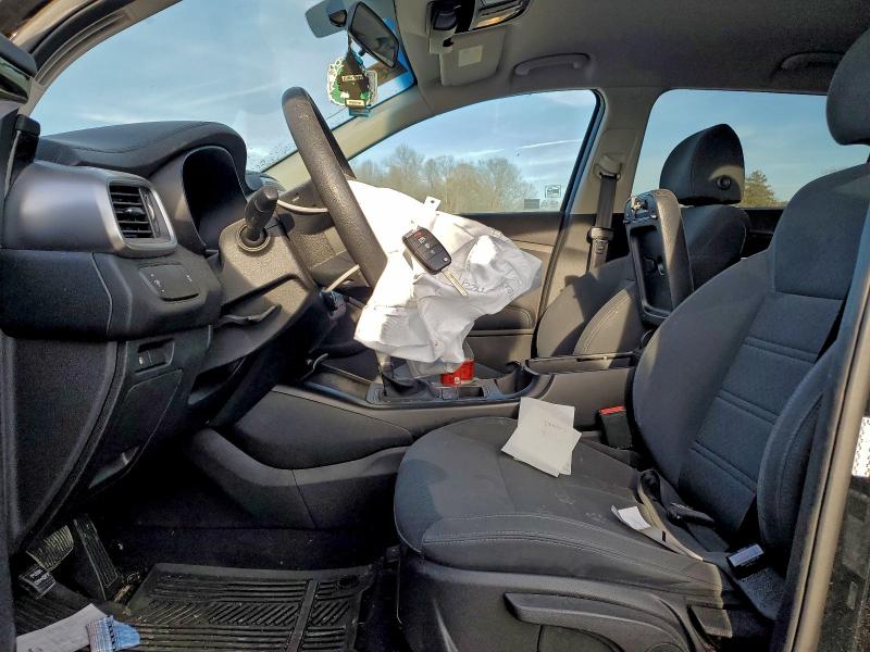 Фото 7 - KIA SORENTO