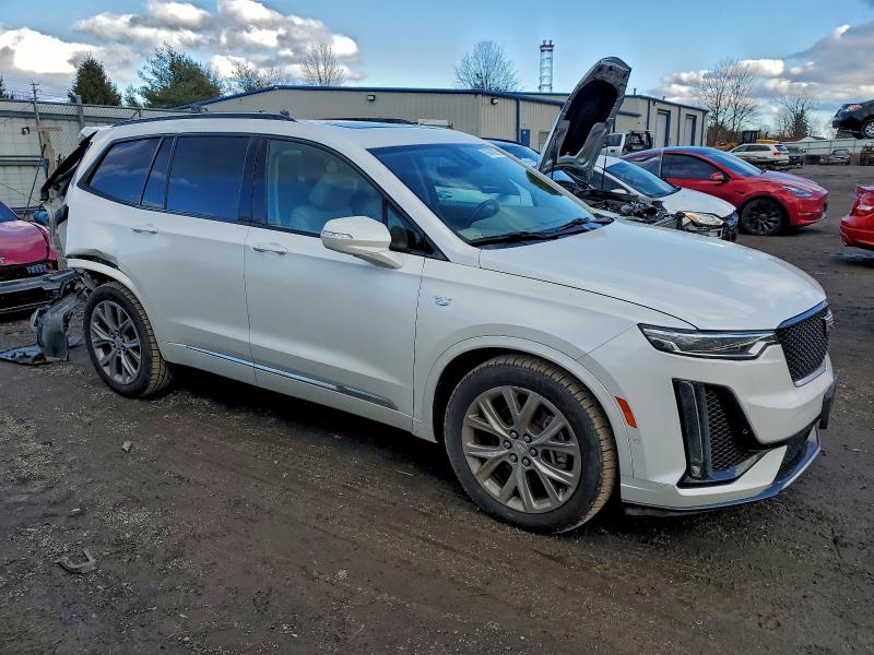 Фото 4 - CADILLAC XT6