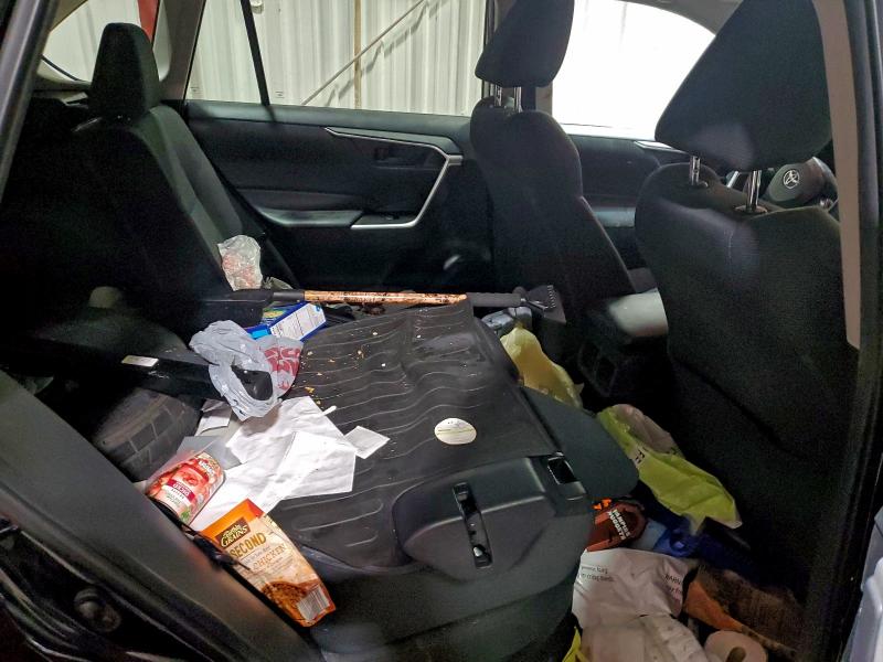 Фото 11 - TOYOTA RAV4