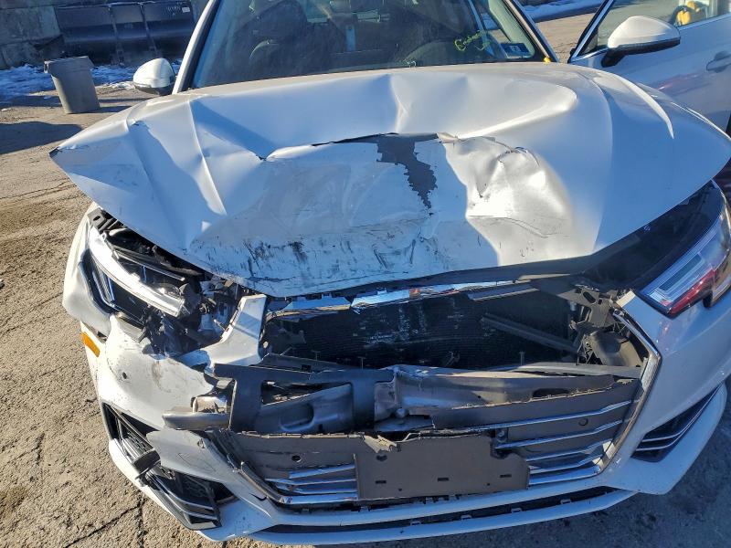 Фото 11 - AUDI A4