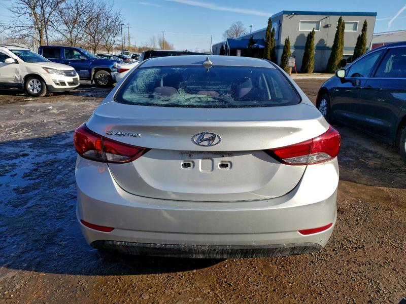 Фото 6 - HYUNDAI ELANTRA