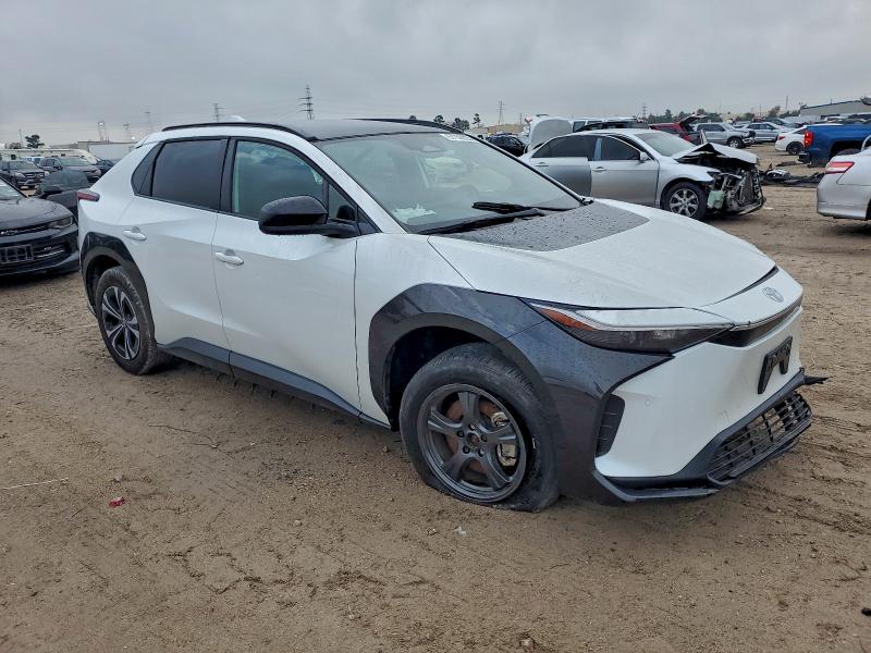 TOYOTA BZ4X XLE 2024 VIN JTMAAAAA6RA030237