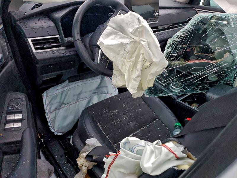 Фото 8 - MITSUBISHI OUTLANDER