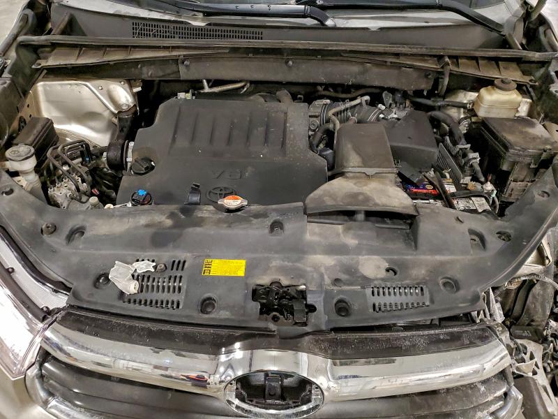 Фото 12 - TOYOTA HIGHLANDER