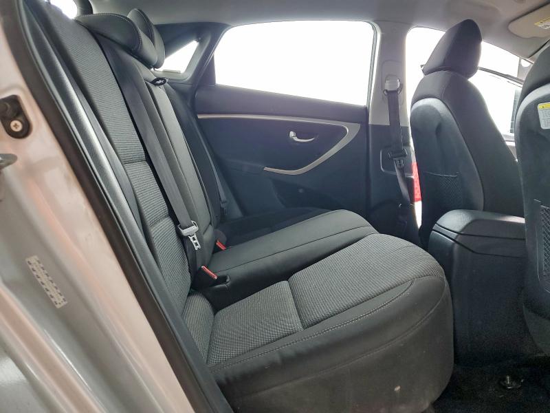 Фото 10 - HYUNDAI ELANTRA