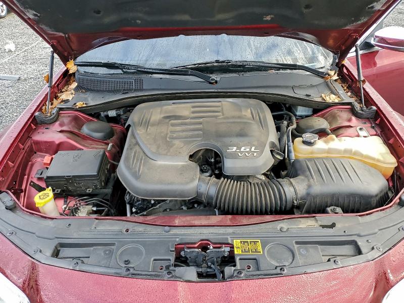 Фото 11 - CHRYSLER 300