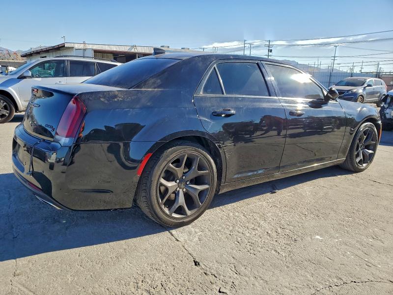 Фото 3 - CHRYSLER 300