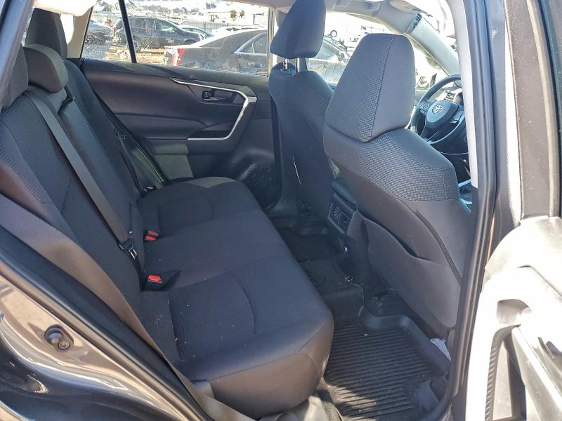 Фото 10 - TOYOTA RAV4