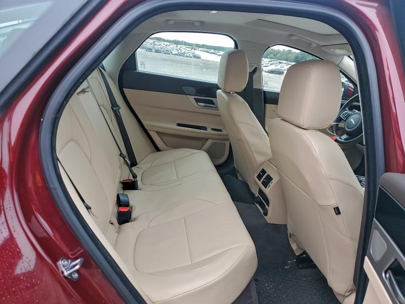 Фото 10 - JAGUAR XF