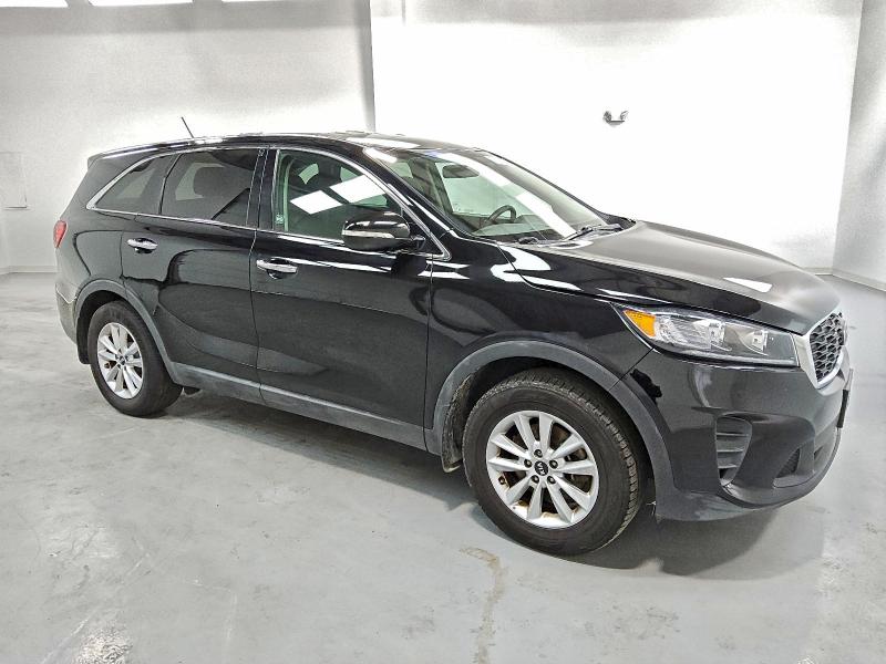 Фото 4 - KIA SORENTO