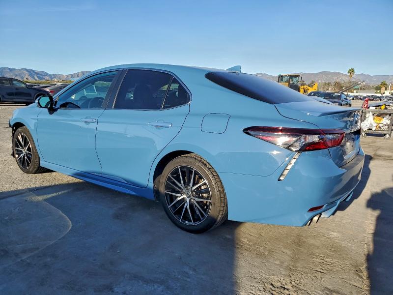 Фото 2 - TOYOTA CAMRY