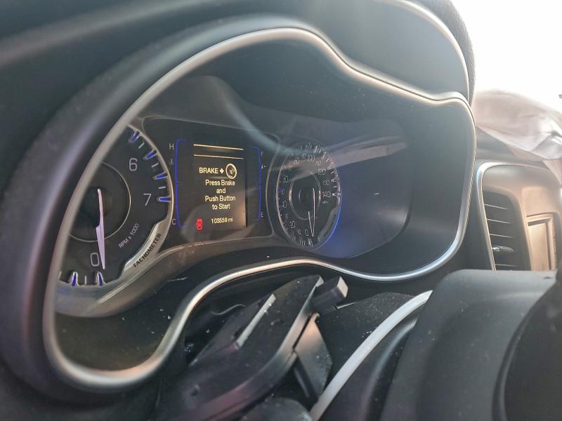 Фото 9 - CHRYSLER 200