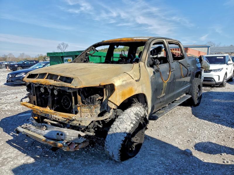 Фото 1 - TOYOTA TUNDRA