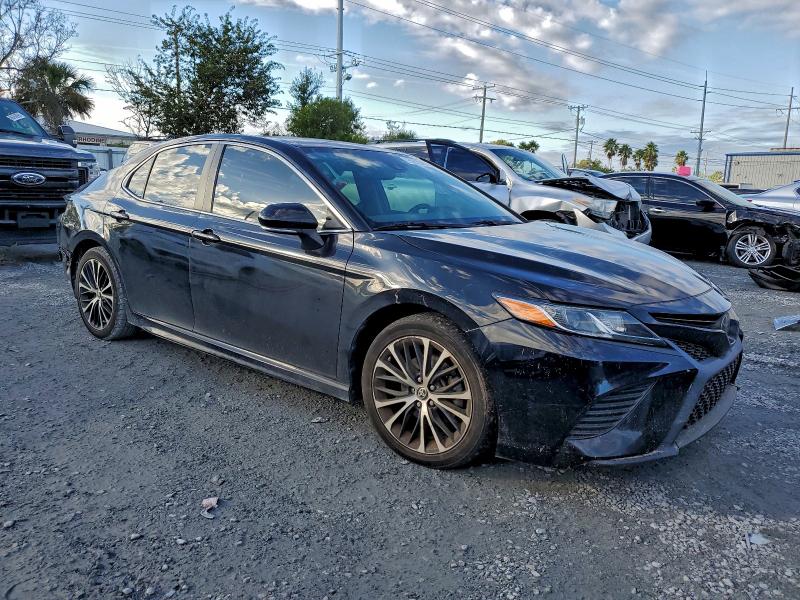 Фото 4 - TOYOTA CAMRY