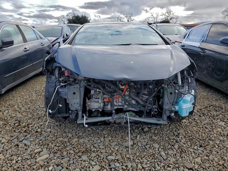 Фото 5 - TOYOTA PRIUS