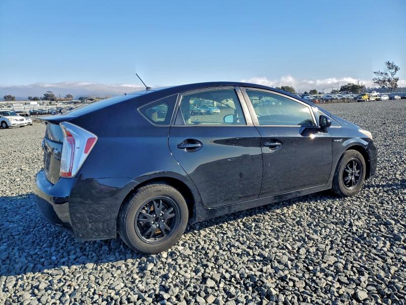 Фото 3 - TOYOTA PRIUS
