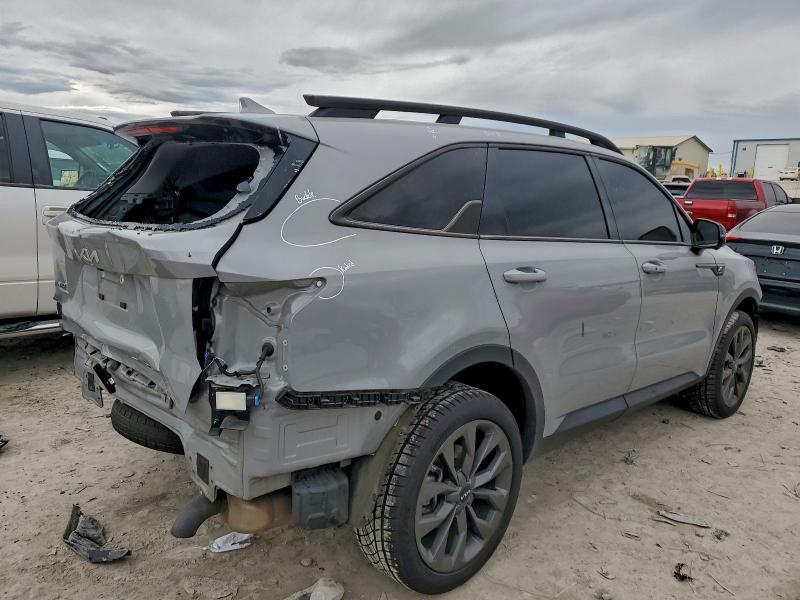 Фото 3 - KIA SORENTO