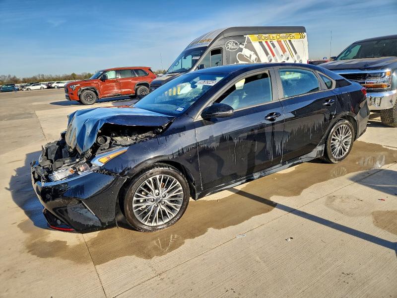 Фото 1 - KIA FORTE