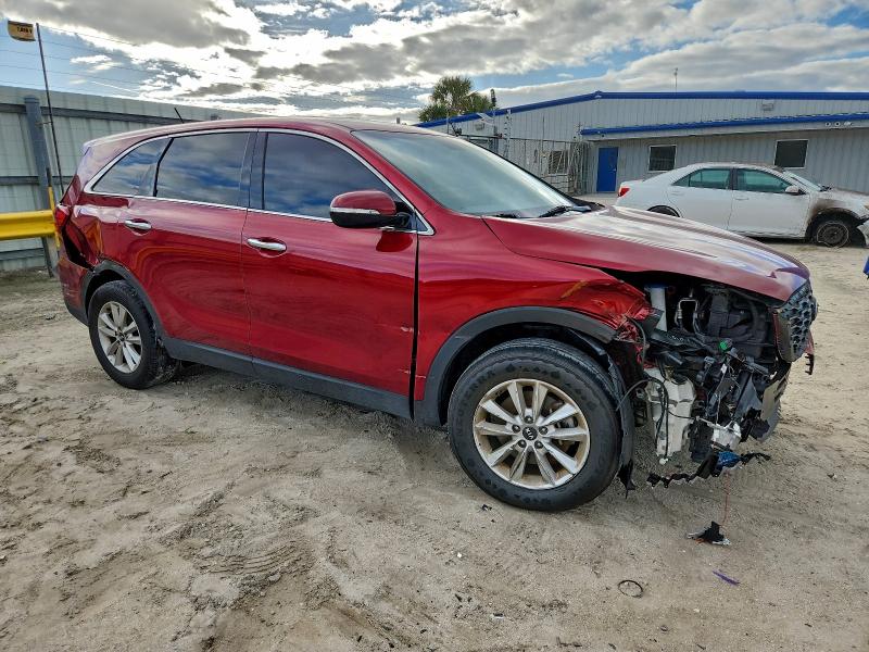 Фото 4 - KIA SORENTO