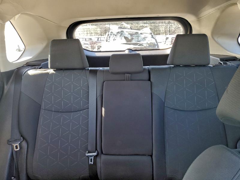 Фото 10 - TOYOTA RAV4