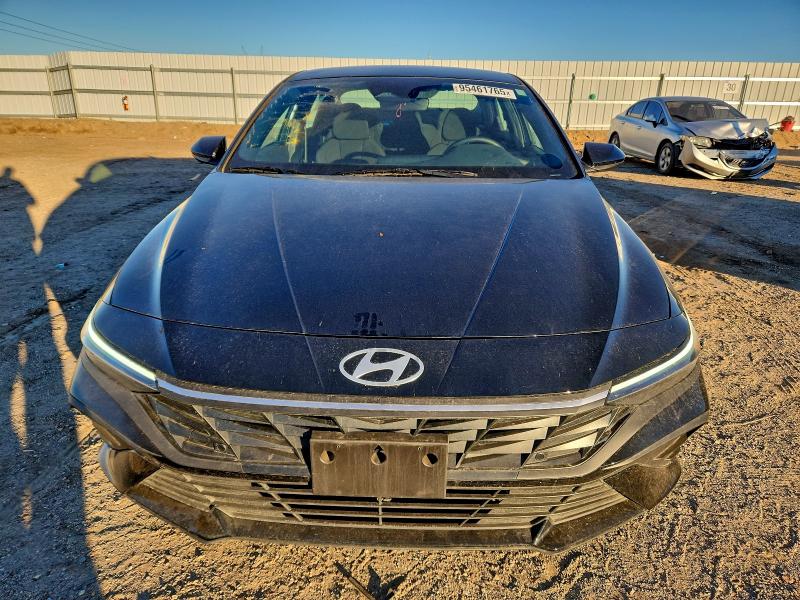 Фото 5 - HYUNDAI ELANTRA