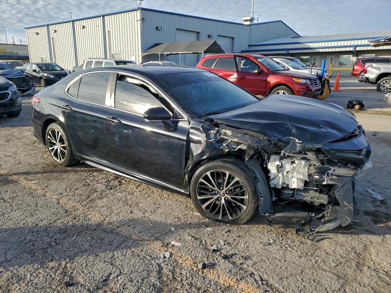 Фото 4 - TOYOTA CAMRY