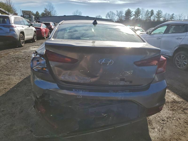 Фото 6 - HYUNDAI ELANTRA