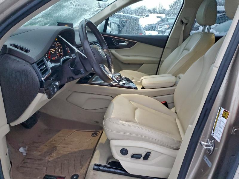 Фото 7 - AUDI Q7