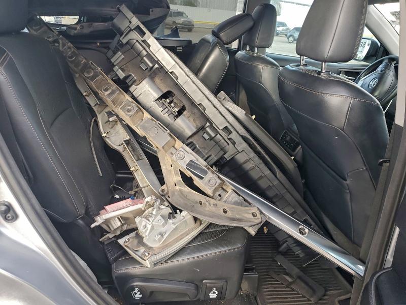 Фото 10 - TOYOTA HIGHLANDER