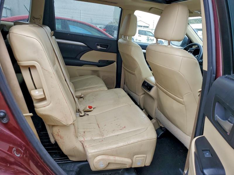 Фото 11 - TOYOTA HIGHLANDER