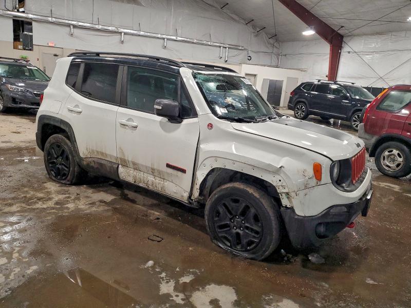 Фото 4 - JEEP RENEGADE