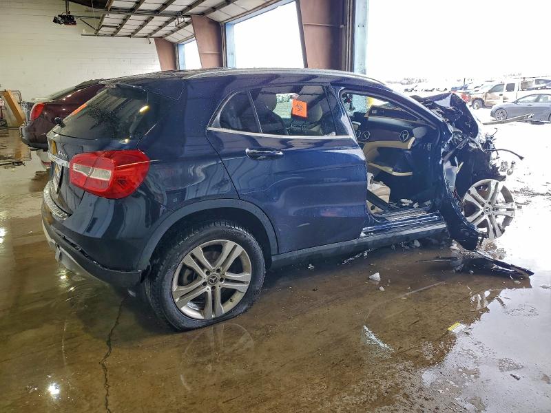 Фото 3 - MERCEDES-BENZ GLA-CLASS