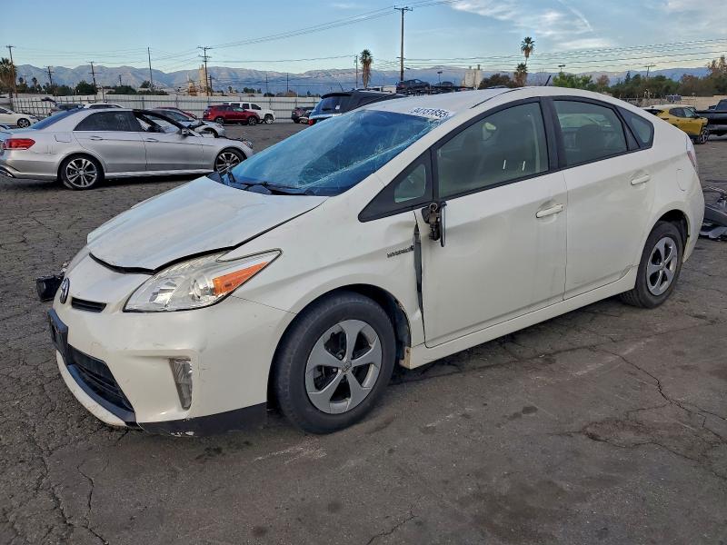 Фото 1 - TOYOTA PRIUS